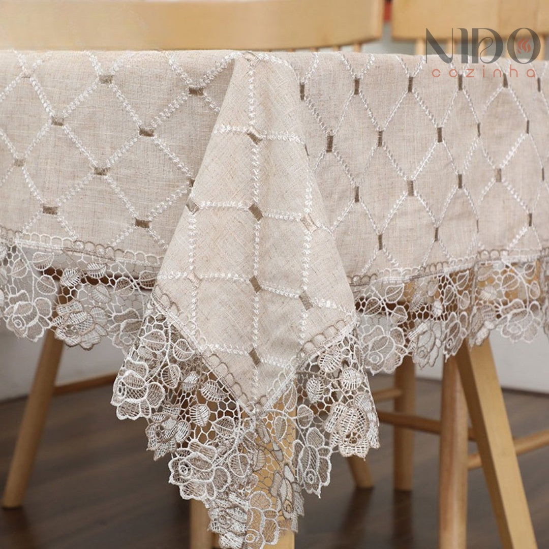 Toalha de Mesa Elegance Bordada